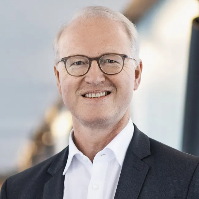 dr-stefan-kannewischer_portrait-pic_650.jpg