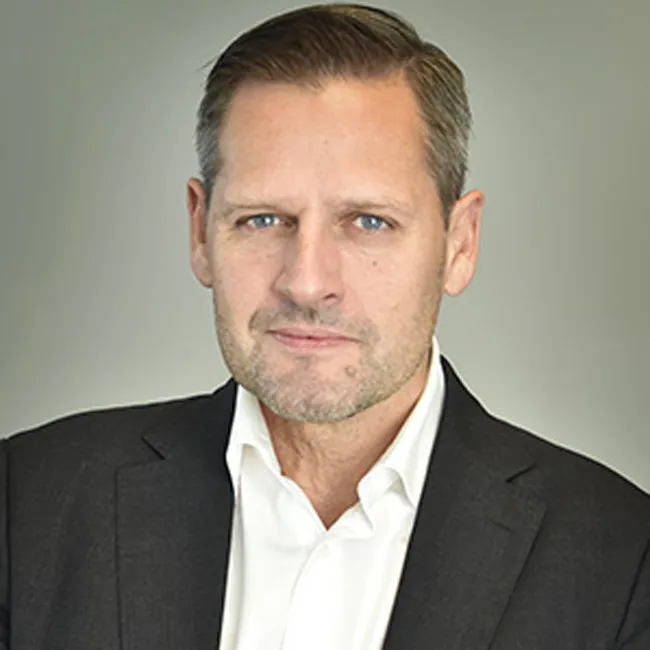 peter_ahlstrom_portrait-pic_650.jpg