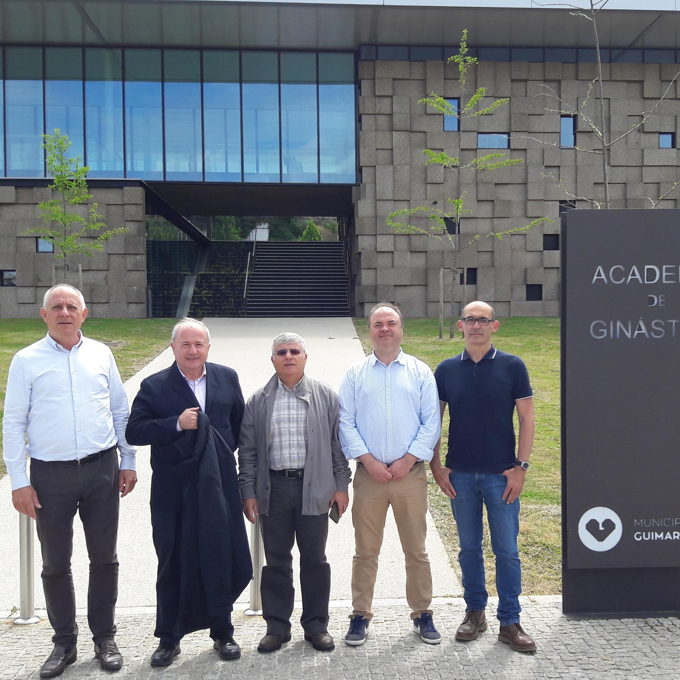 Study Trip Portgual 2019_delegates in front of Academia de Ginastica Guimaraes_Jesus del Barrio Diez