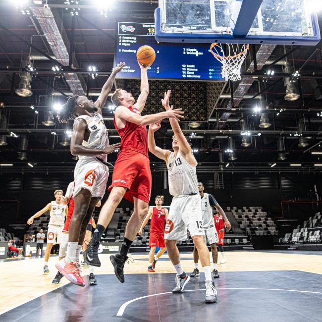 Kia Metropol Arena_NÜSSLI_sb 5 2021 Manfred Jahreiss_03.jpg