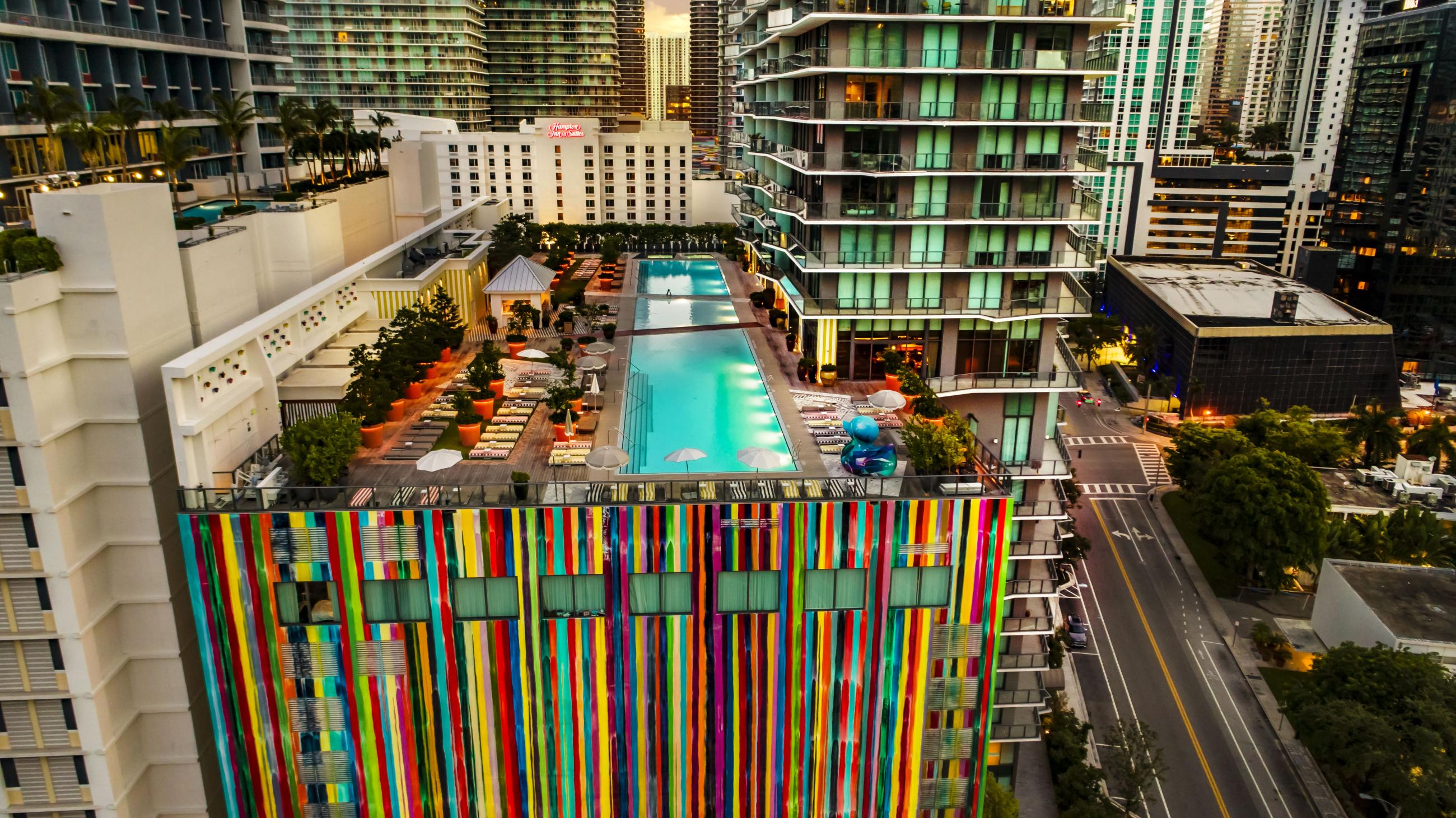 SLS Brickell Hotel & Resort (main pool) _ Miami _ USA (credits Myrtha Pools)