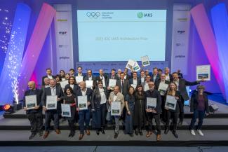 12-ioc-iaks-architecture-prize-2025---group-photo_-c--koelnmesse-uwe-weiser--29-.jpg
