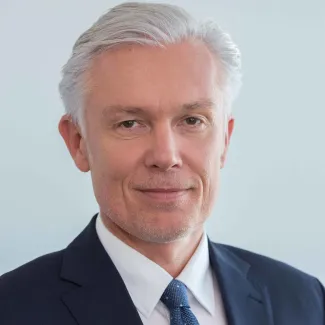 Robert Grüneis_potrait pic_3402.jpg