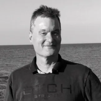 Henrik Akerlund_portrait pic_3373.png
