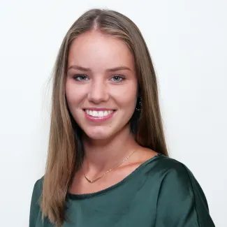 Freda Kloppenburg_portrait pic_650.png