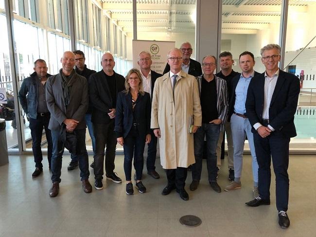 Expert Circle Swimming Pool - meeting group photo - 2018 Newcastle (5).jpg Thumbnail