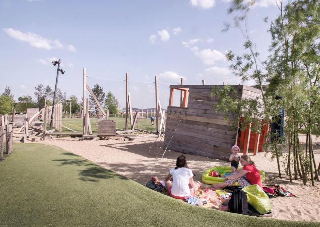 Baakenpark in Hamburg Spielplatz 1 sb 4 2019.jpg