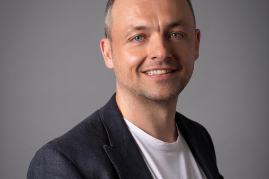 David Burns_portrait pic_3427.jpg