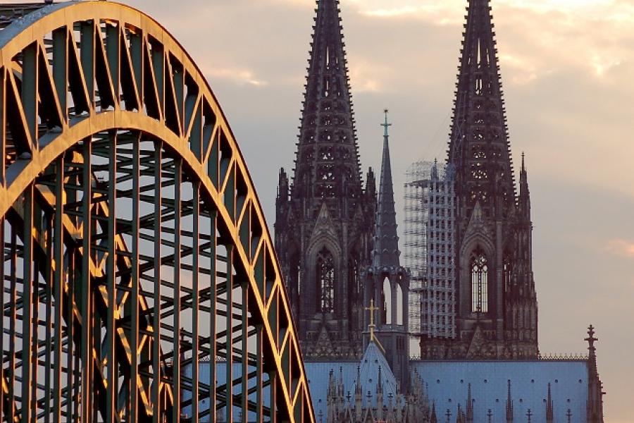 Cologne_cathedral and bridge_koelnmesse