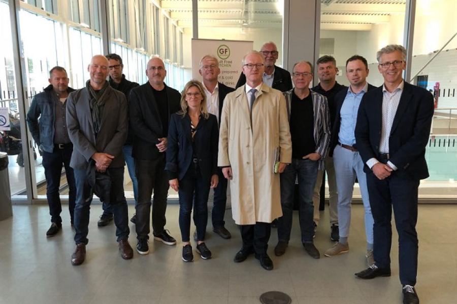 Expert Circle Swimming Pool - meeting group photo - 2018 Newcastle (5).jpg