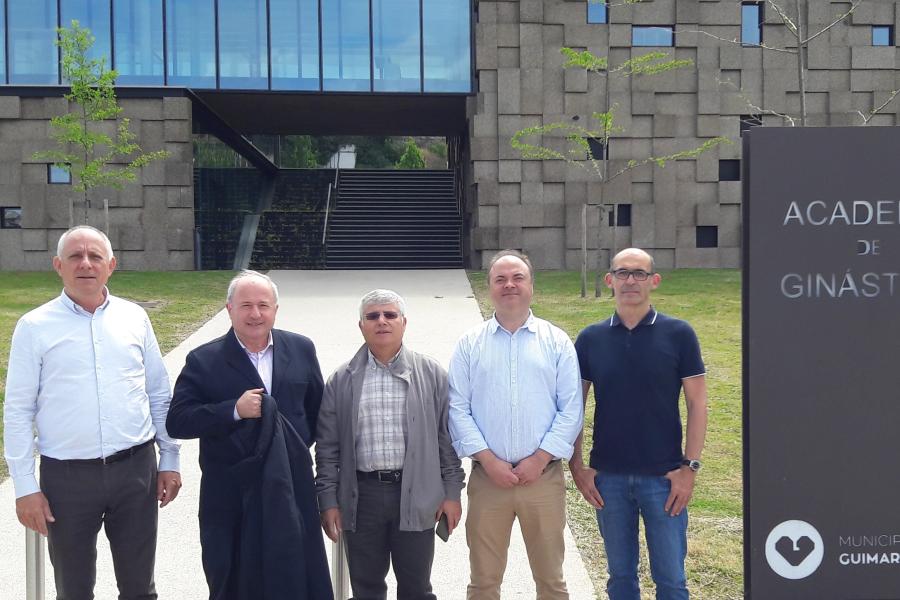 Study Trip Portgual 2019_delegates in front of Academia de Ginastica Guimaraes_Jesus del Barrio Diez