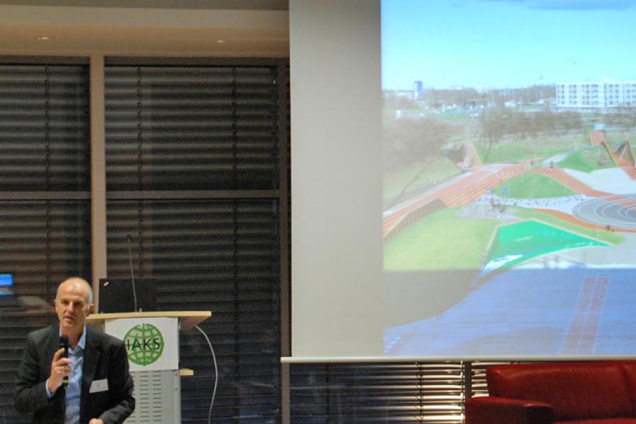 Kamen (74)_Flemming Overgaard presenting athletic exploratorium.jpg