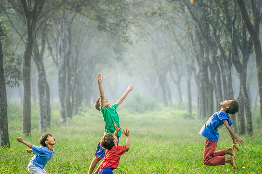 spielende Kinder