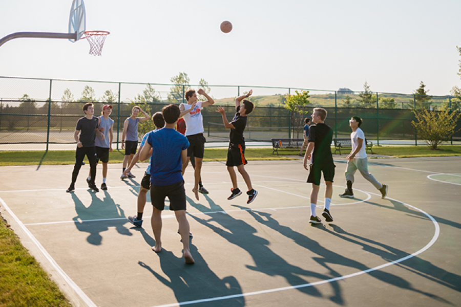 kids playing basketball