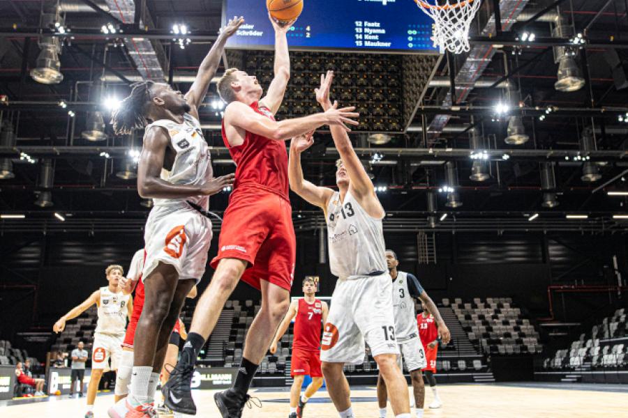 Kia Metropol Arena_NÜSSLI_sb 5 2021 Manfred Jahreiss_03.jpg