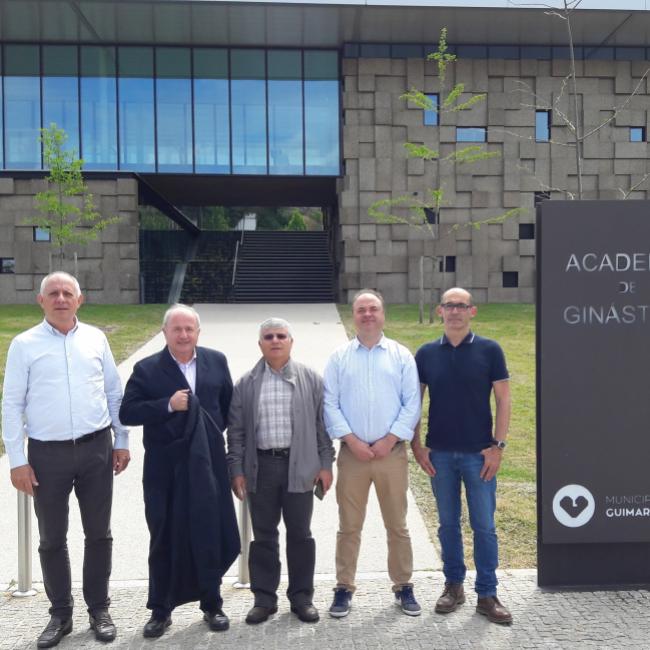 Study Trip Portgual 2019_delegates in front of Academia de Ginastica Guimaraes_Jesus del Barrio Diez